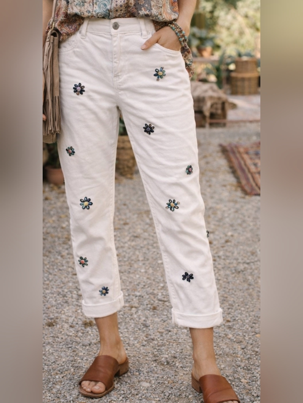 Chico’s So Slimming Girlfriend Crop Jeans 1.5 White Embellished Floral Beaded